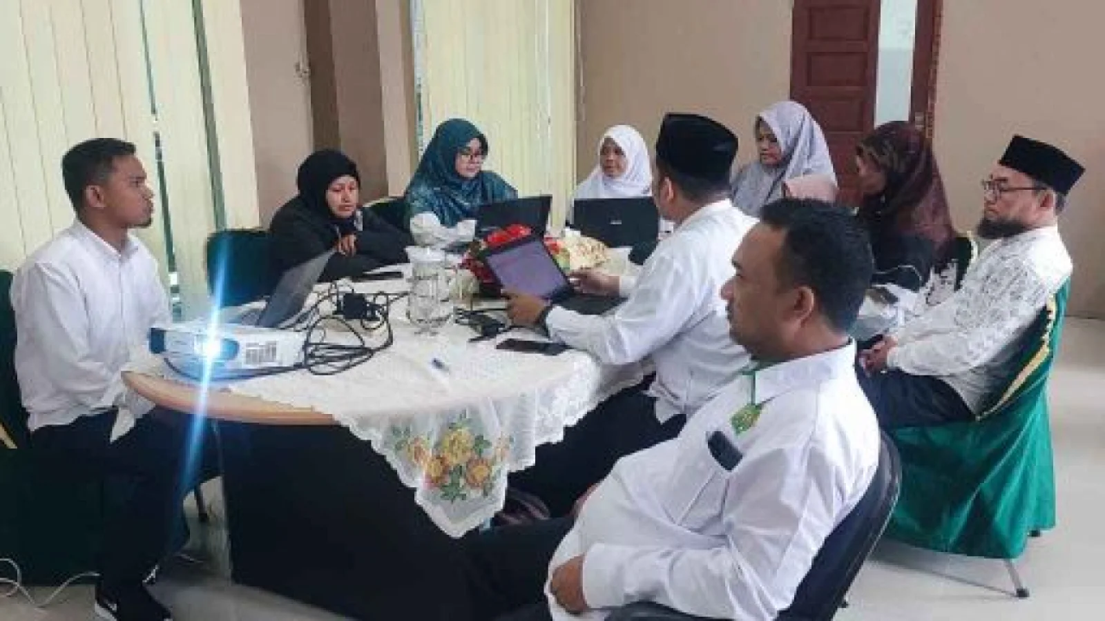 Fakultas Ushuluddin, Adab dan Dakwah IAIN Langsa Gelar Rapat Kurikulum OBE pada Prodi IAT dan IH