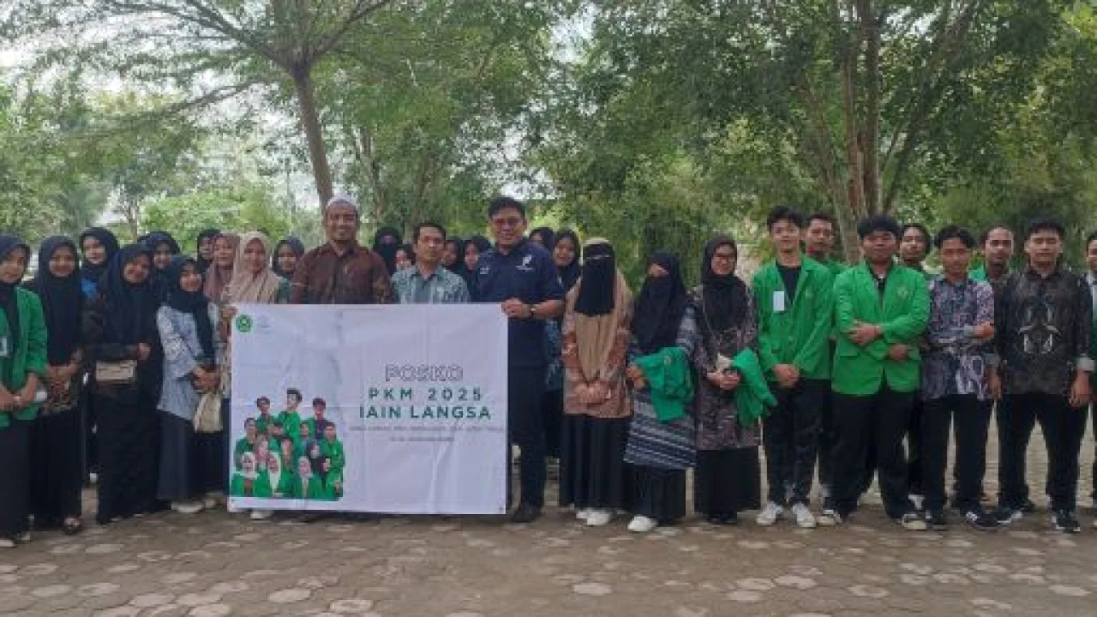 Dekan Lepas Rombongan Program Kreativitas Mahasiswa 2025