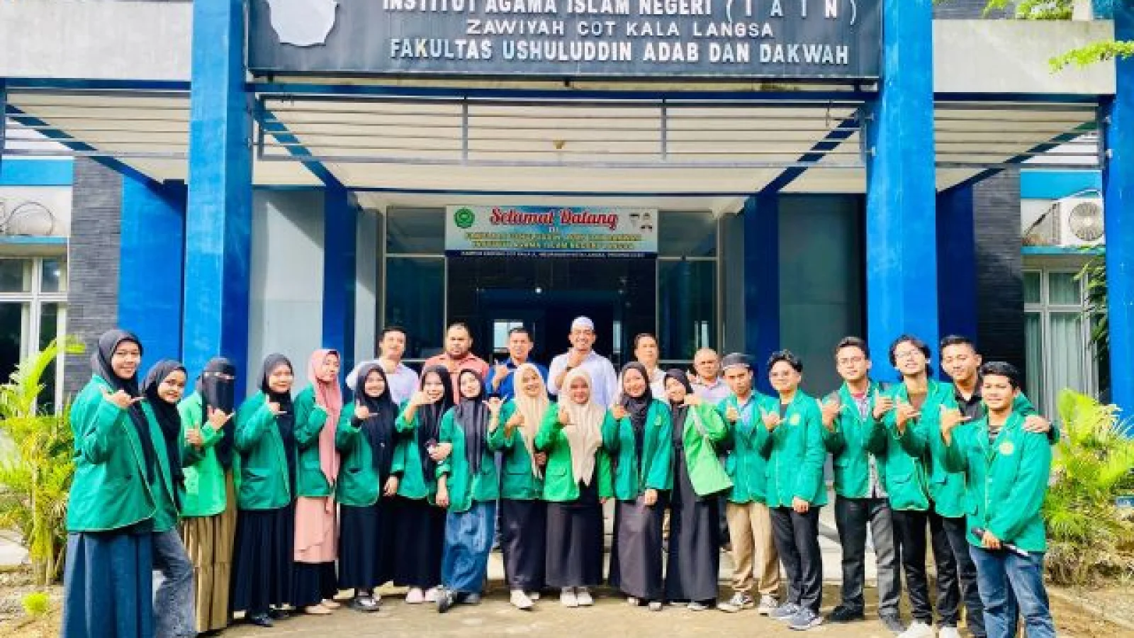 Dekan FUAD Lepas Mahasiswa KPI untuk Studi Banding ke TVRI, RRI, dan Waspada