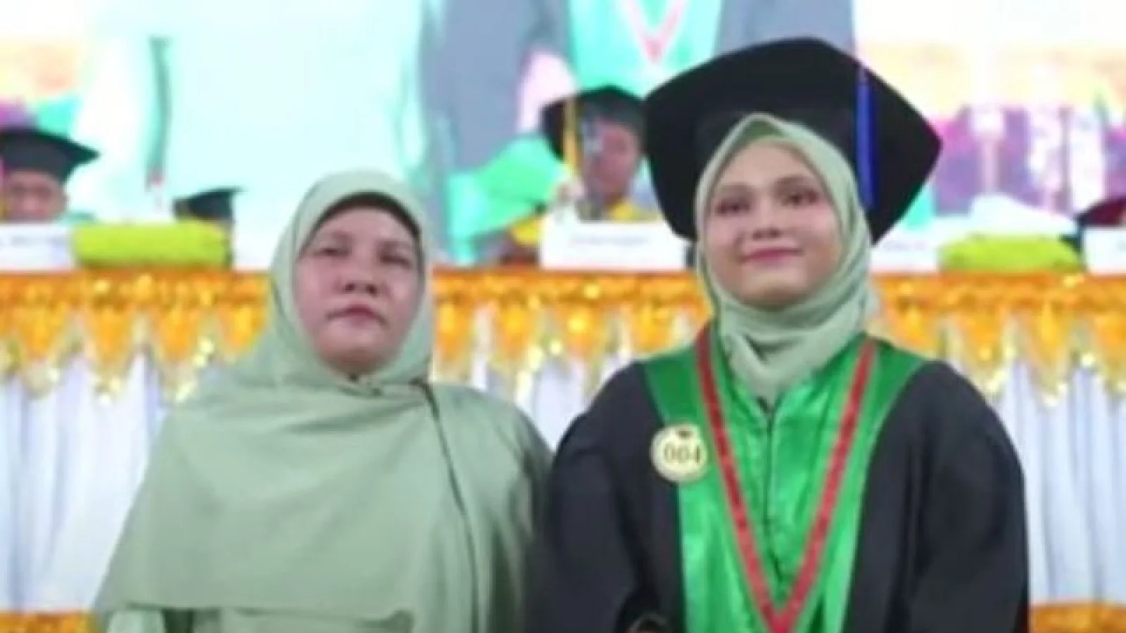 Mahasiswa IAT Meraih BEASISWA PENUH dari Rektor