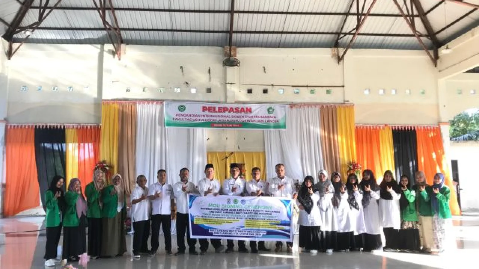 Melanie Dwi Rahma, Mahasiswa IH Ikuti Pengabdian Internasional di Bukit Lawang
