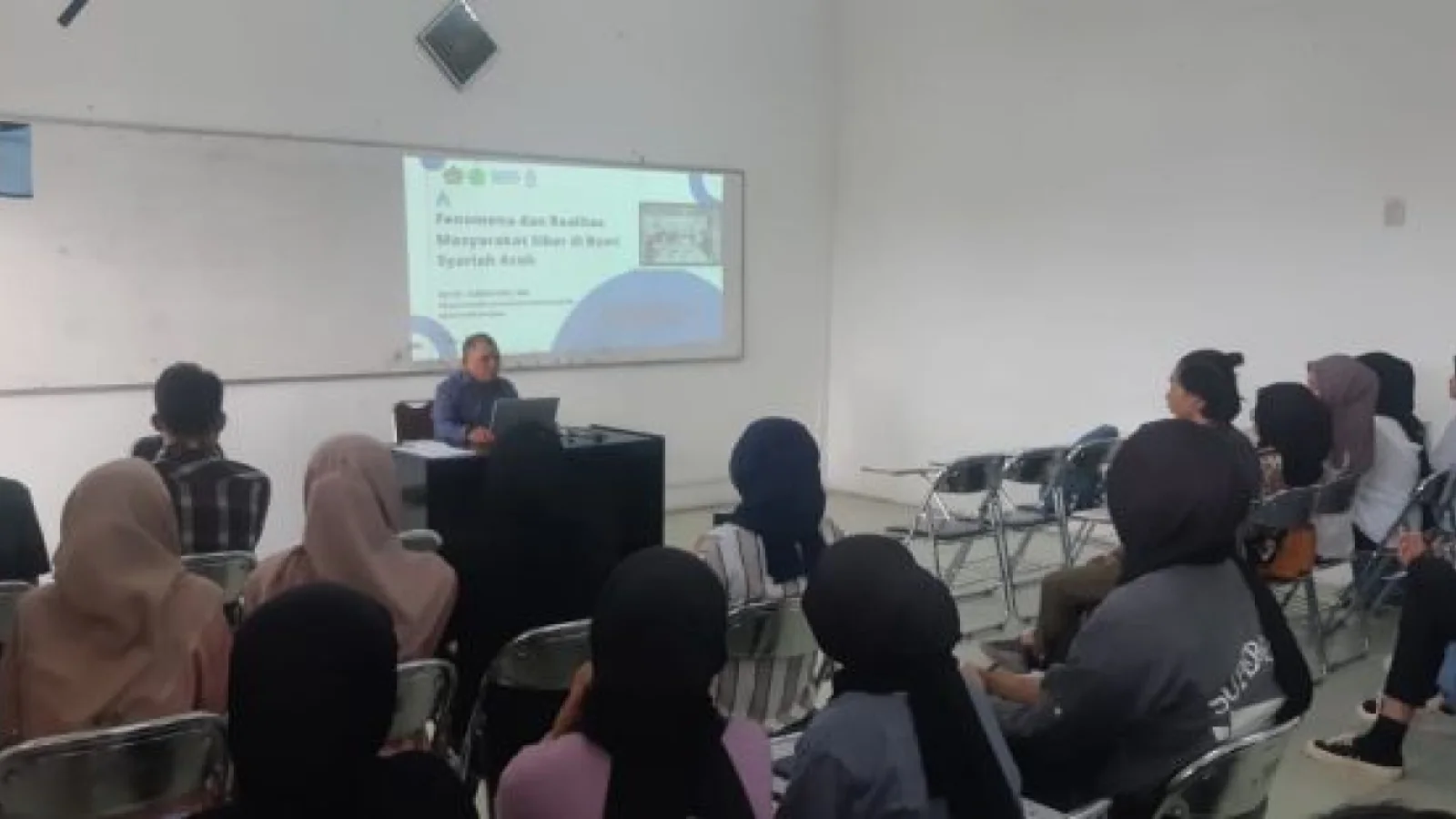 Dosen FUAD IAIN Langsa Menjadi Dosen Tamu dalam Kegiatan Visitting Lecture di FISIP UMSU