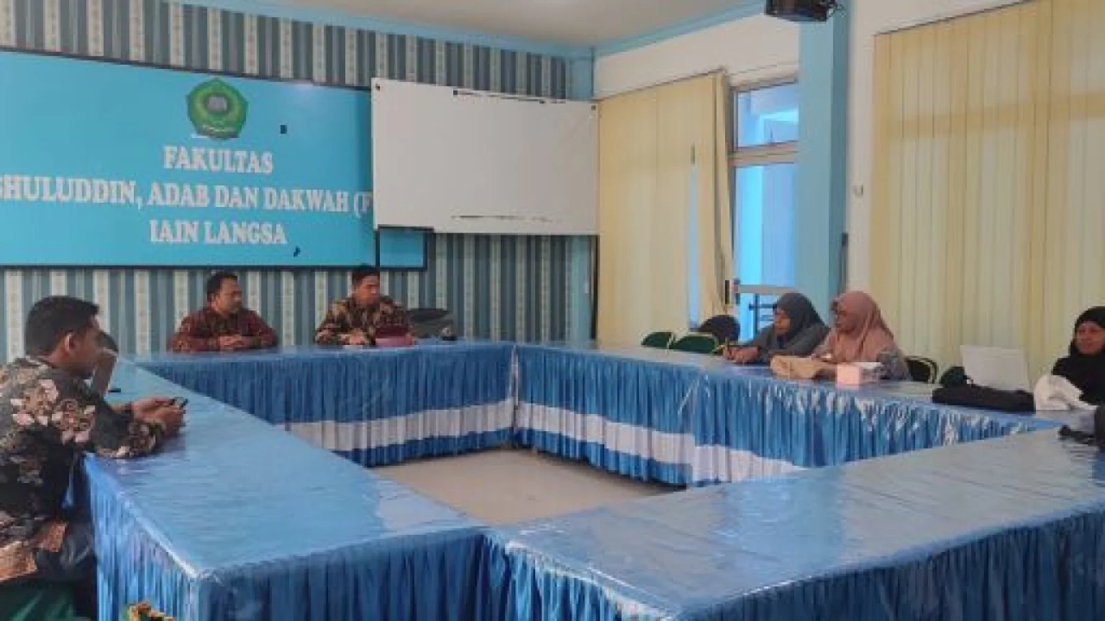 FUAD ADAKAN SHARING SESSION DENGAN DOSEN FUAD ALUMNI LUAR NEGERI