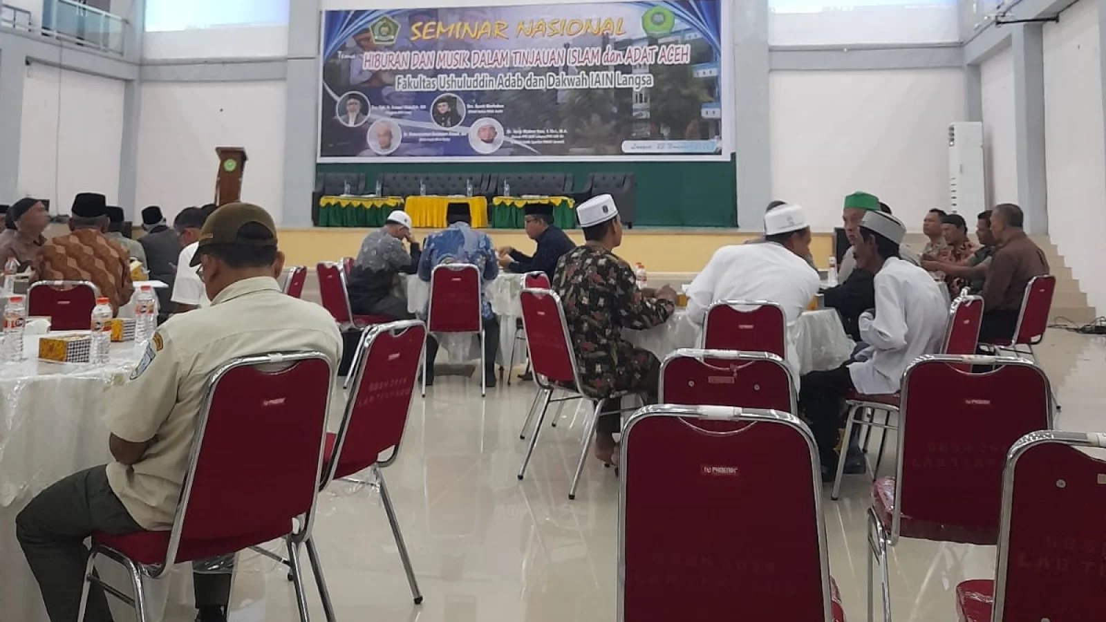 Materi Seminar Nasional Hiburan dan Musik Dalam Tinjauan Islam dan Adat Aceh