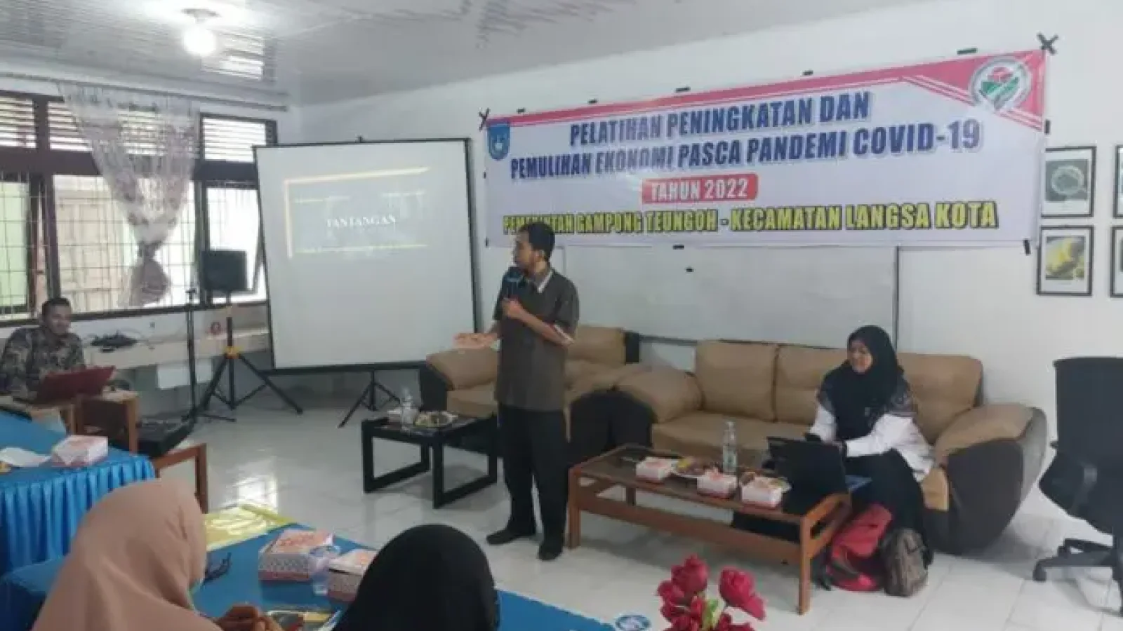 Dosen FUAD IAIN Langsa : “Sampaikan Peningkatan dan Pemulihan Ekonomi Pasca Pandemi di Gampong Teungoh “