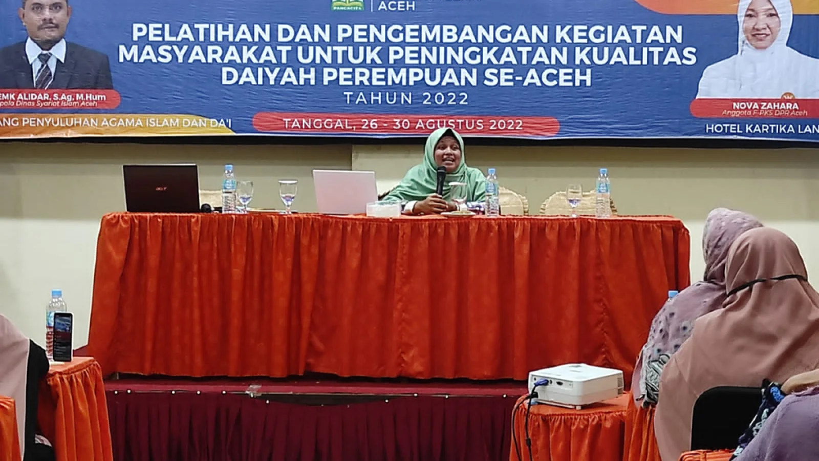 Dosen FUAD IAIN : sampaikan kepada Daiyah Perempuan Aceh, “ Petingnya Mengasah Kemampuan Bacaan Alqur’an Sebagai Modal Dasar Berdakwah”.