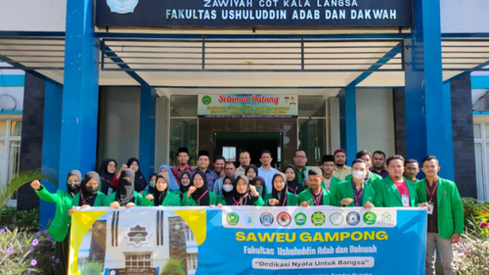 Dekan Fuad Lepas 26 Mahasiswa Ikuti Sawoe Gampong di Aceh Tamiang