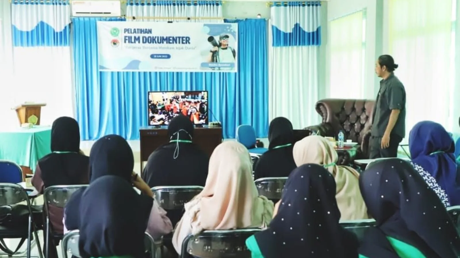 Kolaborasi HMJ KPI dan Islamic Broadcasting Project IBP: Pelatihan Film Dokumenter dengan tema Bergerak Bersama Merekam Jejak Dunia