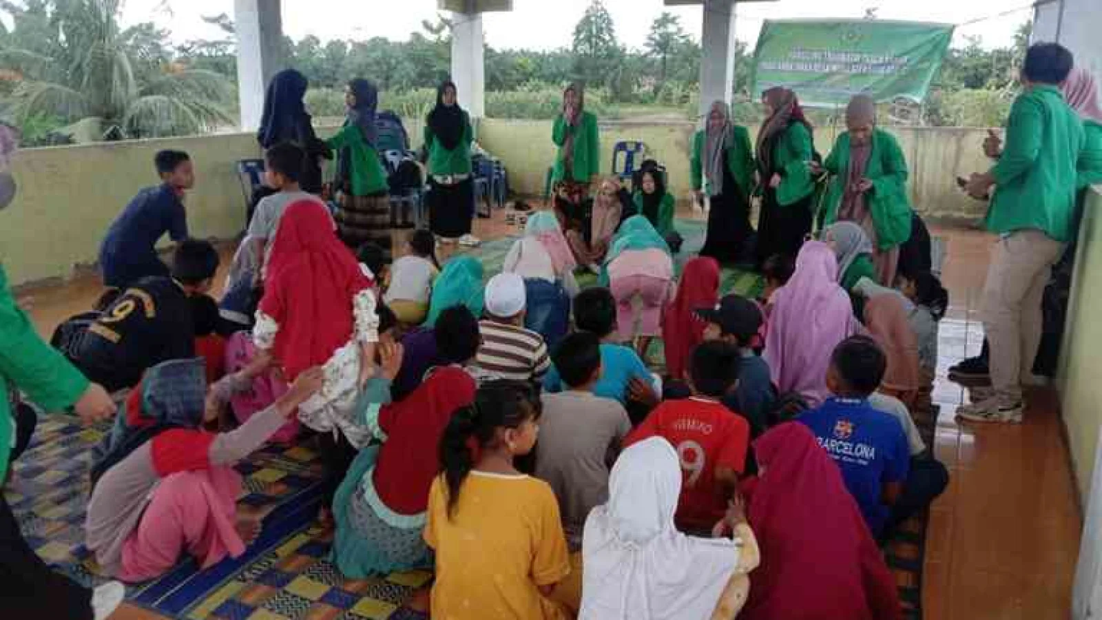 Konseling Traumatik Pasca Banjir Pada Anak-Anak Desa Muka Sei Kuruk Kecamatan Seruway Aceh Tamiang