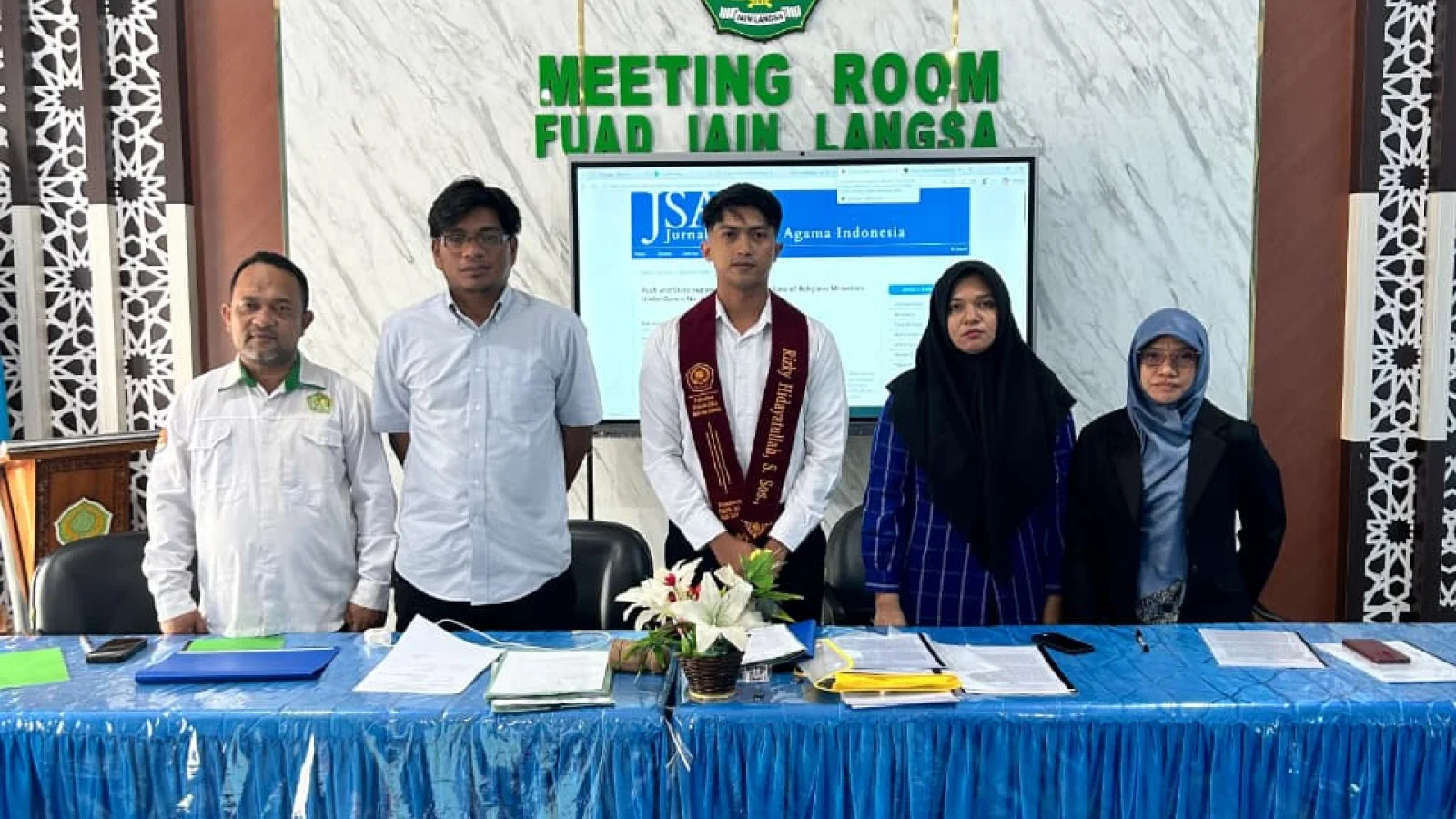 5 mahasiswa dan mahasiswi Prodi Pemikiran Politik Islam, Fakultas Ushuluddin, Adab dan Dakwah IAIN Langsa lulus sarjana dengan artikel ilmiah.