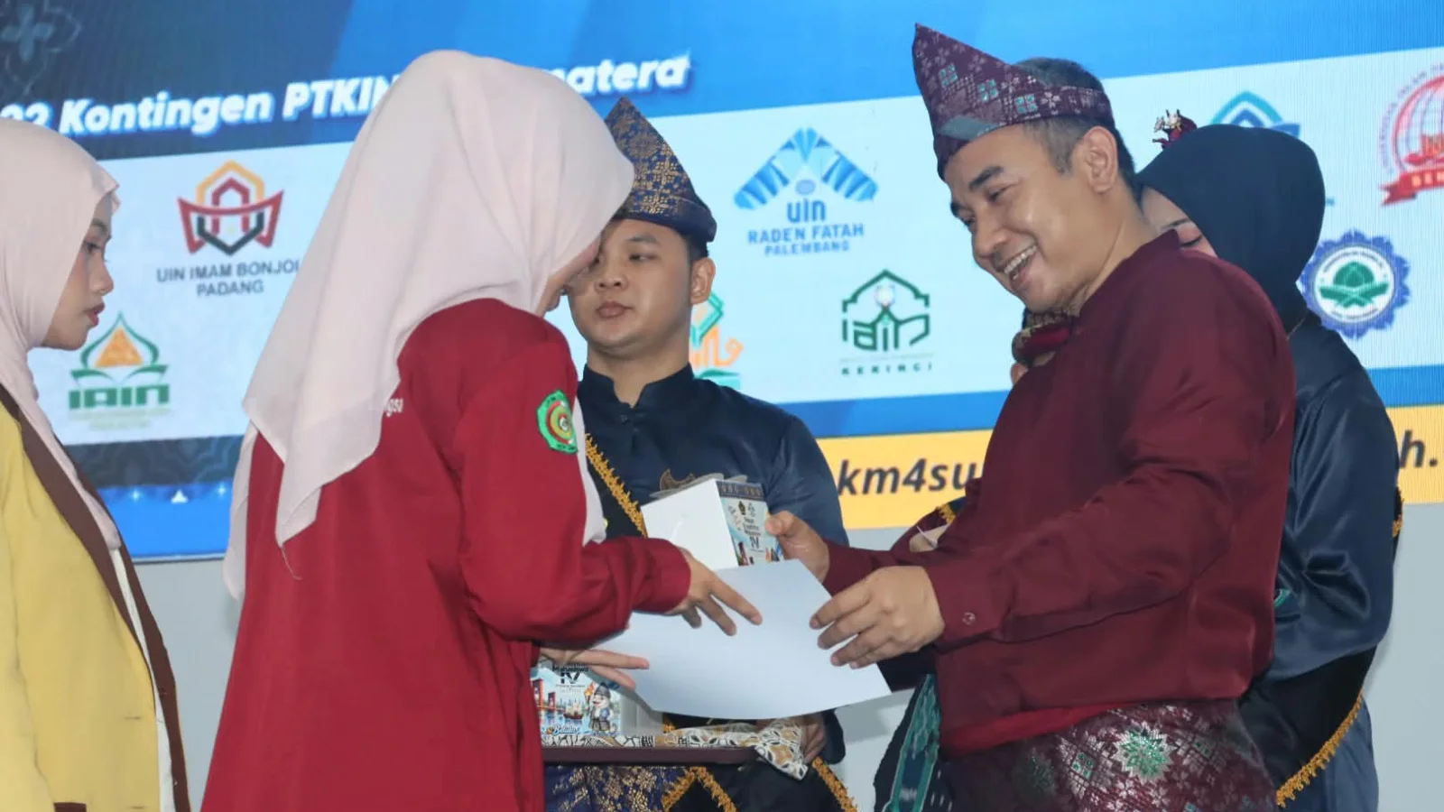 Jesyl Nur Rahmadhani Raih Harapan II Karate Kata Putri pada PKM IV PTKIN Se-Sumatera