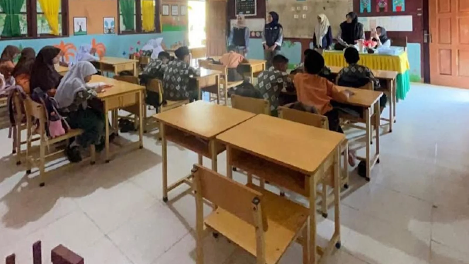 Asah Kecerdasan Emosional Sejak Dini, Mahasiswa KKN Prodi Psikologi Islam Hadir di SDN 1 Gampong Peutow