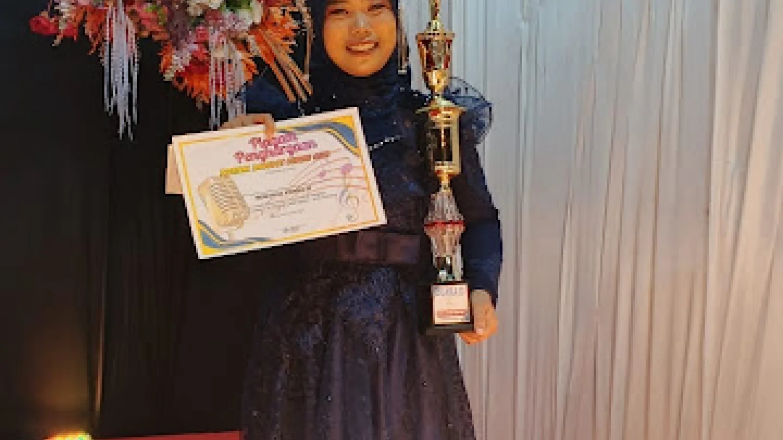 Kembali, Siti Hamidah Raih Juara Festival Menyanyi