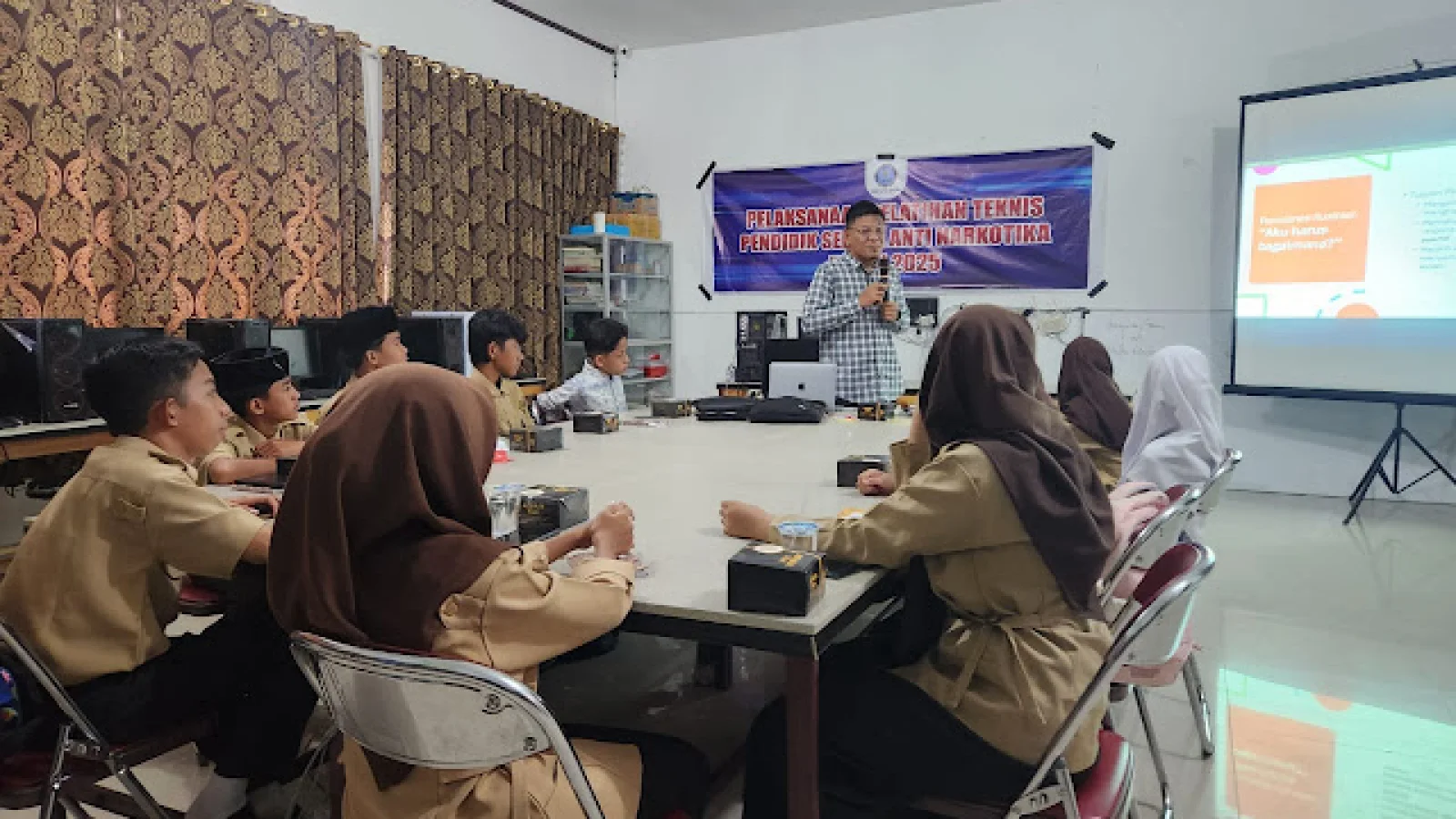 Ketua Prodi Psikologi Islam Bekali Pendidik Sebaya Antinarkoba dengan Keterampilan Asertivitas