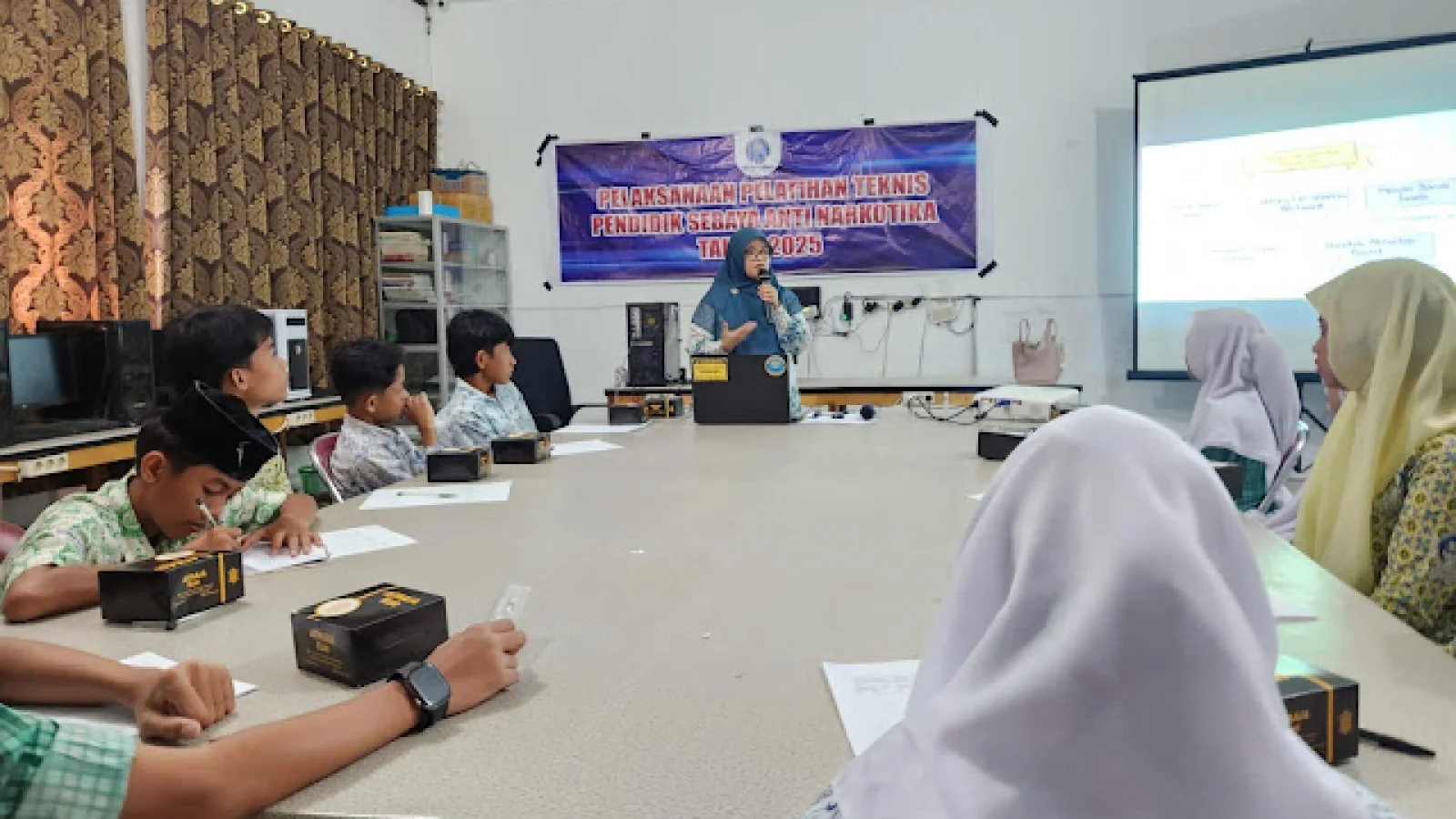 Bangun Kesadaran Diri, Sekretaris Prodi Psikologi Islam Jadi Narasumber Pelatihan Pendidik Sebaya Antinarkoba