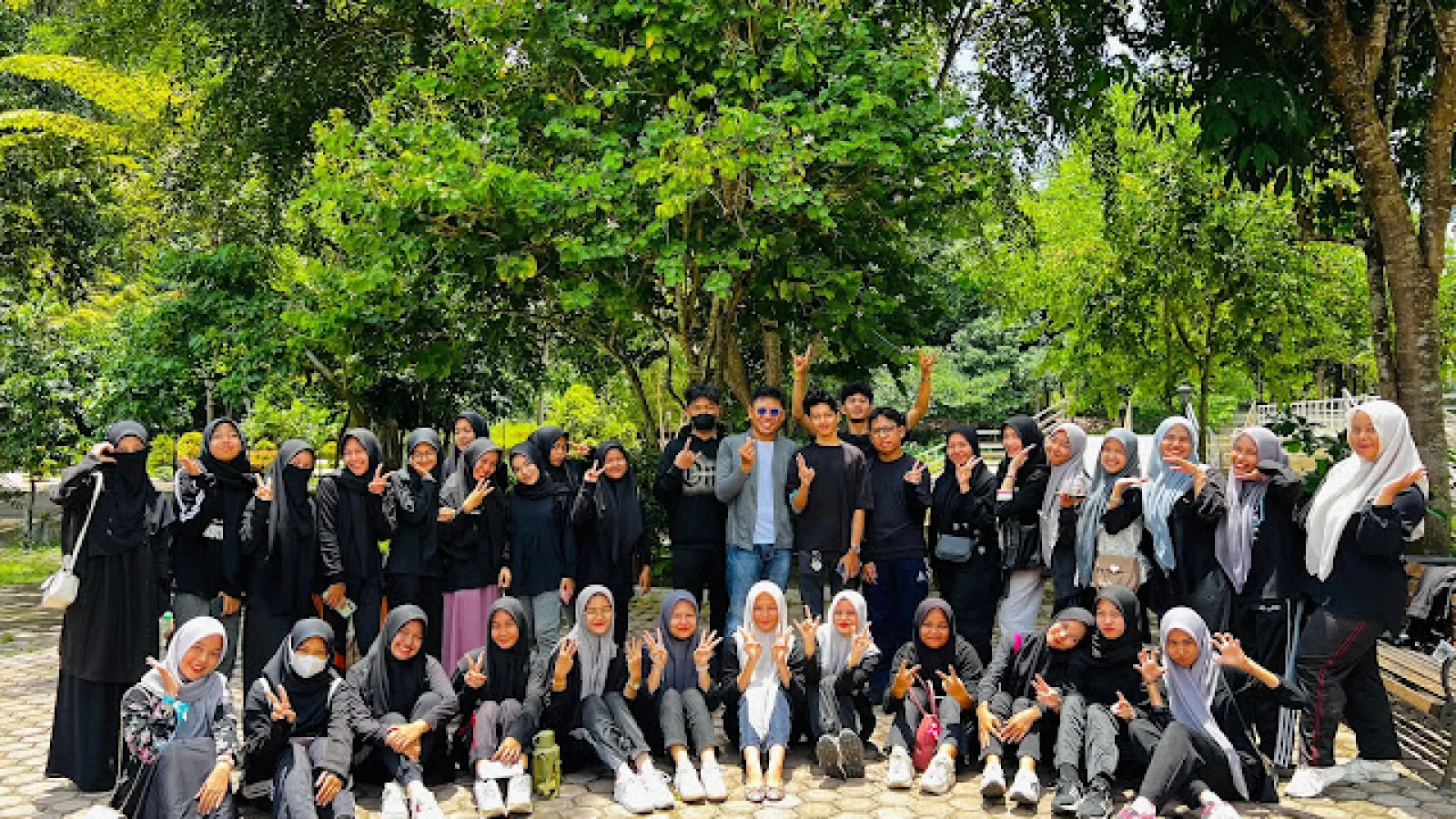 Bangun Kekeluargaan dan Keakraban, Himpunan Mahasiswa Psikologi Islam Gelar Outbound di Hutan Kota Langsa
