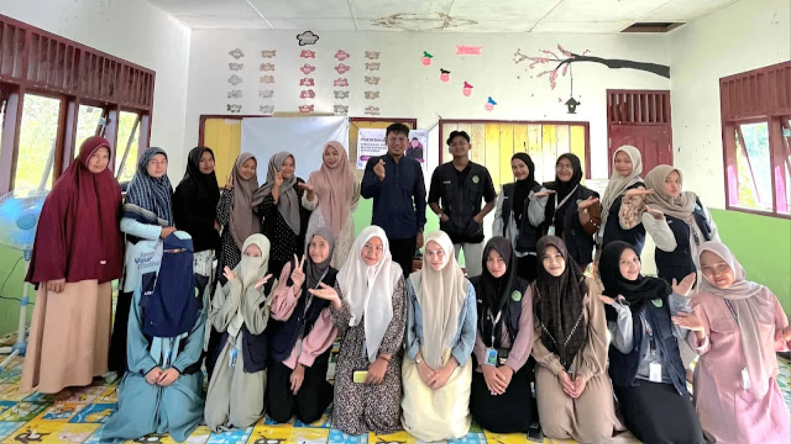 Mahasiswa Psikologi Islam Turun ke Desa, Dampingi Ibu-Ibu Kenali dan Atasi Stres