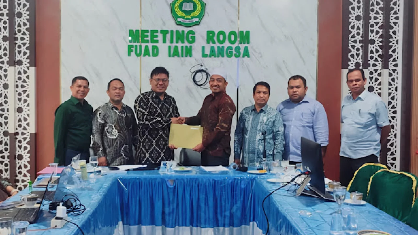 Dekan Serahkan RKA Prodi Psikologi Islam Tahun 2025