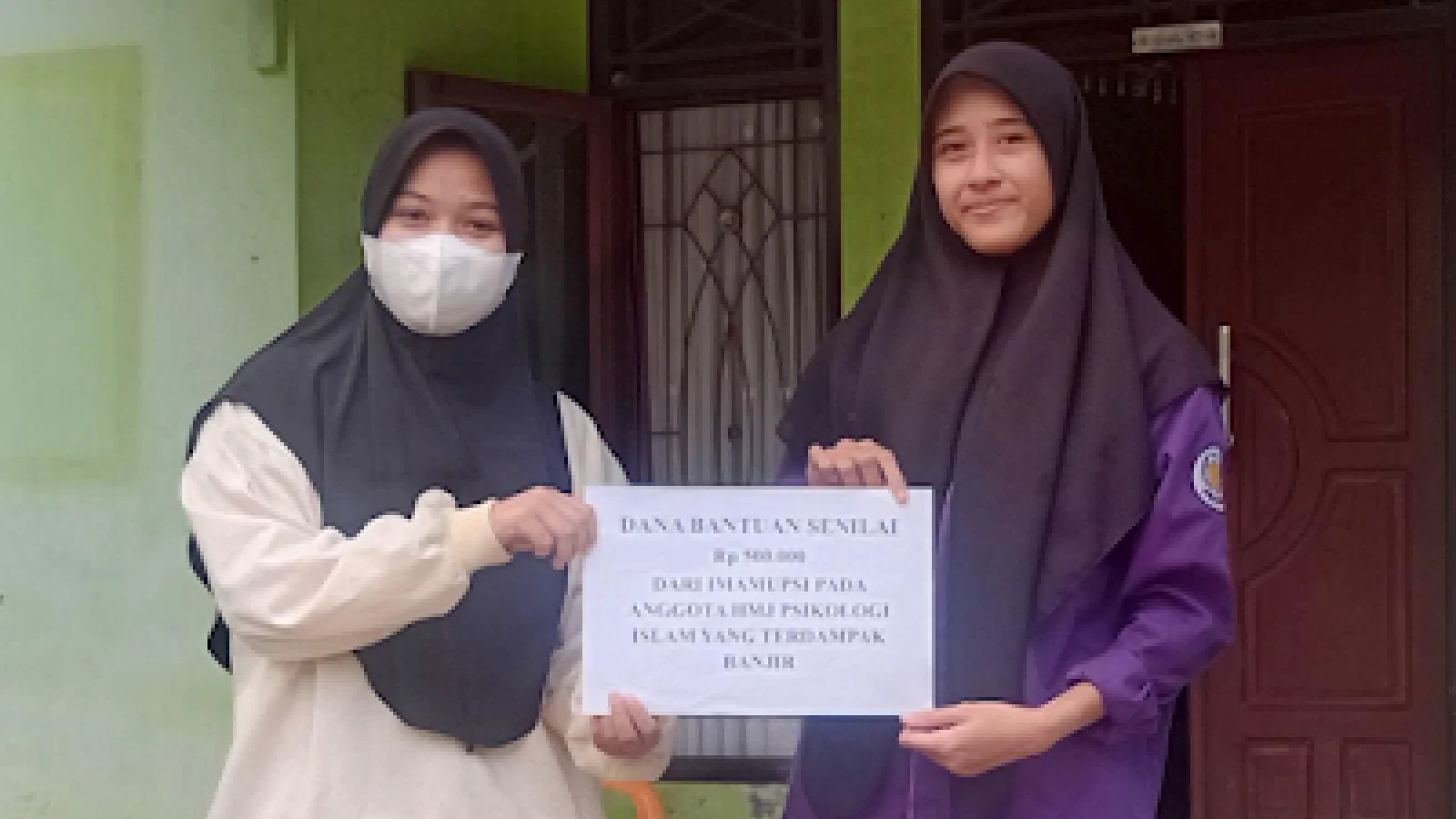 IMAMUPSI Salurkan Bantuan Dana kepada Anggota HMJ Psikologi Islam Terdampak Banjir