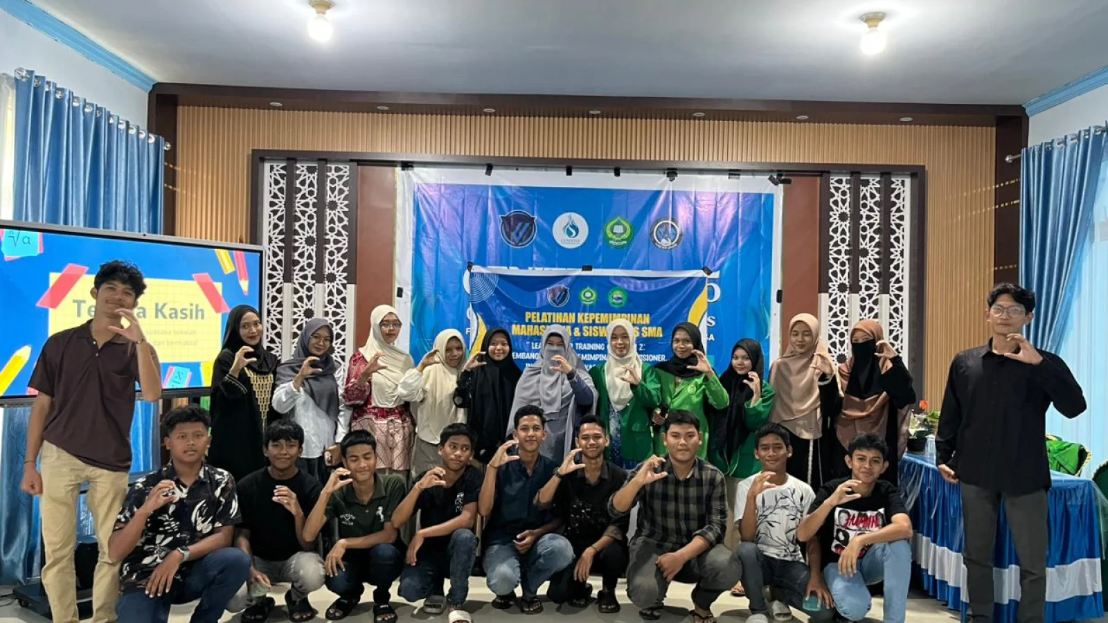 Pelatihan Kepemimpinan Mahasiswa dan OSIS SMA: Membangun Jiwa Kepemimpinan Generasi Z yang Visioner dan Berkarakter Islami