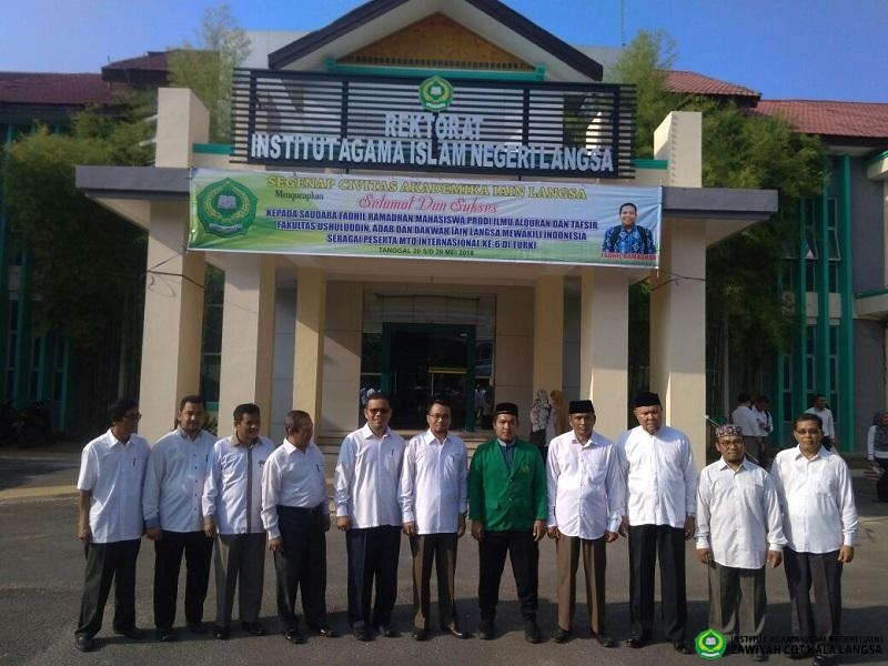 Rektor IAIN Langsa Lepas Mahasiswa IAT Ikuti MTQ Ke Turki