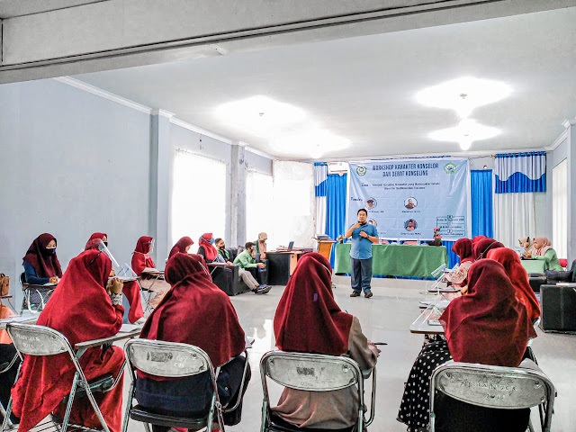 MENINGKATKAN INTELEGENSI SEBAGAI SEORANG KONSELOR ISLAMI, HMJ BKI IAIN LANGSA LAKSANAKAN WORKSHOP KARAKTER KONSELOR DAN DEBAT KONSELING