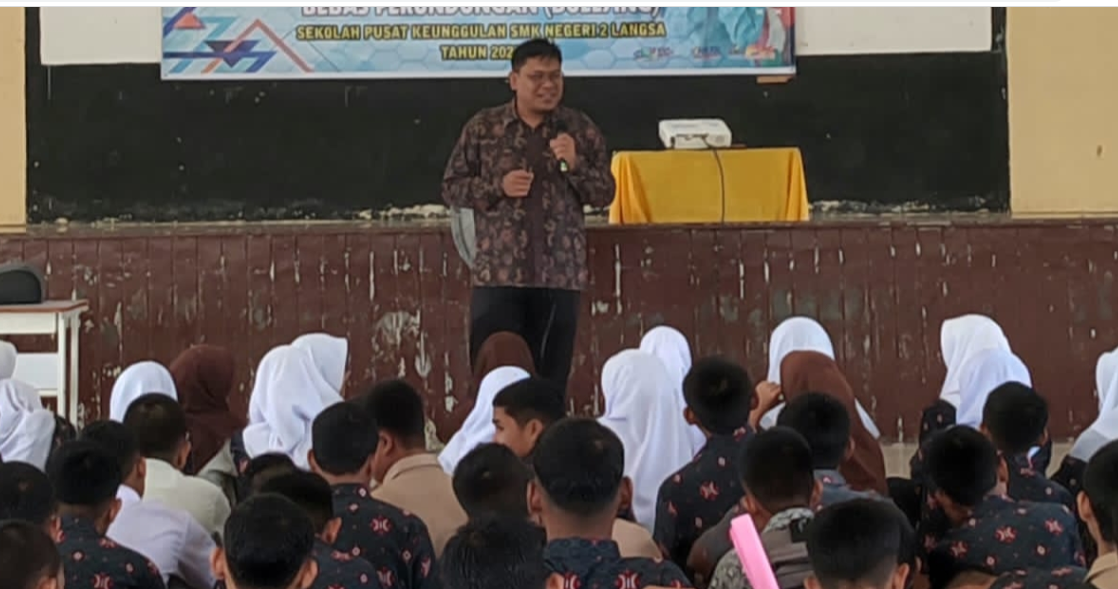Kaprodi Psikologi Islam IAIN Langsa Narsum Workshop SMKN2 Langsa