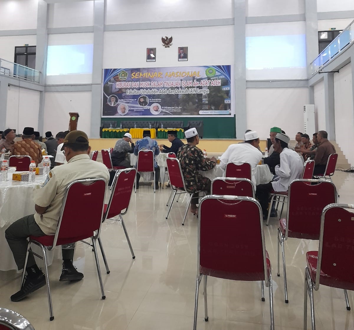 Materi Seminar Nasional Hiburan dan Musik Dalam Tinjauan Islam dan Adat Aceh