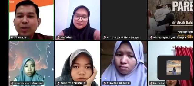 Prodi KPI Mengundang Dosen Tamu Pada Mata Kuliah MC dan Prokoler