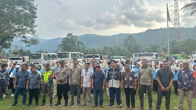 Dekan FUAD, Wakili Rektor IAIN Langsa Pada Pelepasan KKN Melayu Serumpun Kecamatan Serbajadi