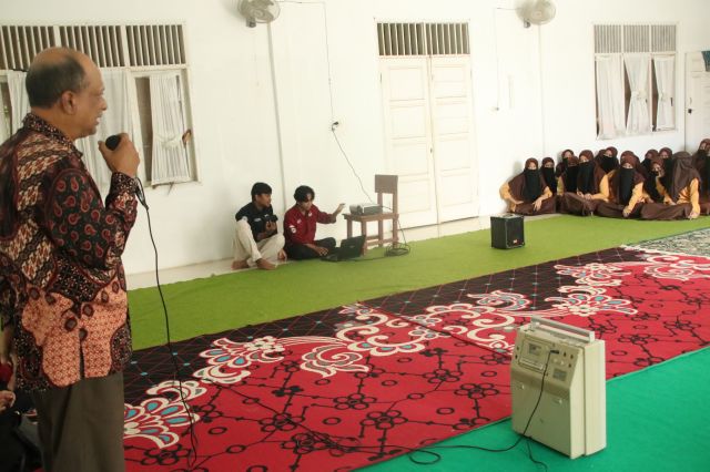Dosen dan Mahasiswa KPI Gelar Pengabdian Masyarakat di Madrasah Aliyah Raudathun Najah Langsa