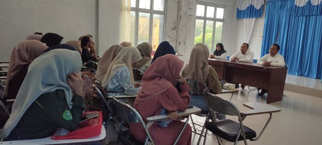 Monitoring dan Evaluasi Mahasiswa Semester Akhir