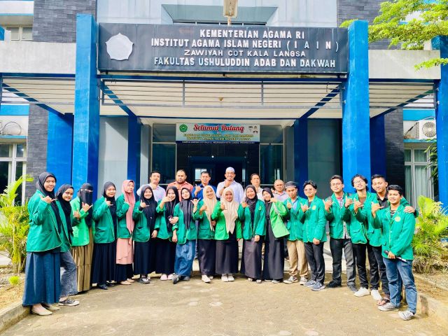 Dekan FUAD Lepas Mahasiswa KPI untuk Studi Banding ke TVRI, RRI, dan Waspada