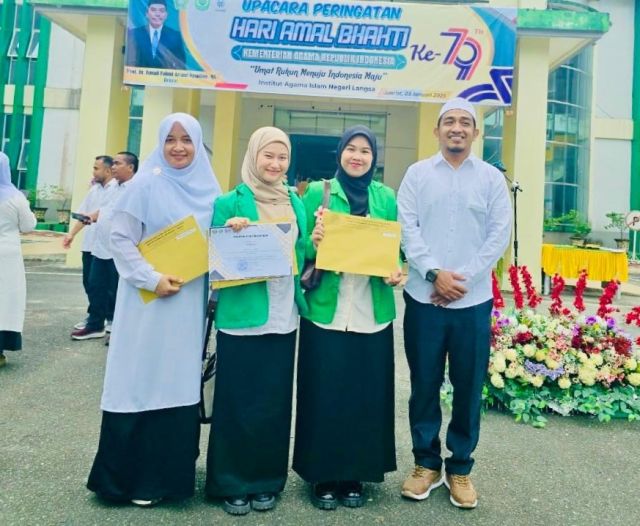 Dosen dan Mahasiswa KPI IAIN Langsa Terima Penghargaan pada Hari Amal Bhakti ke-79